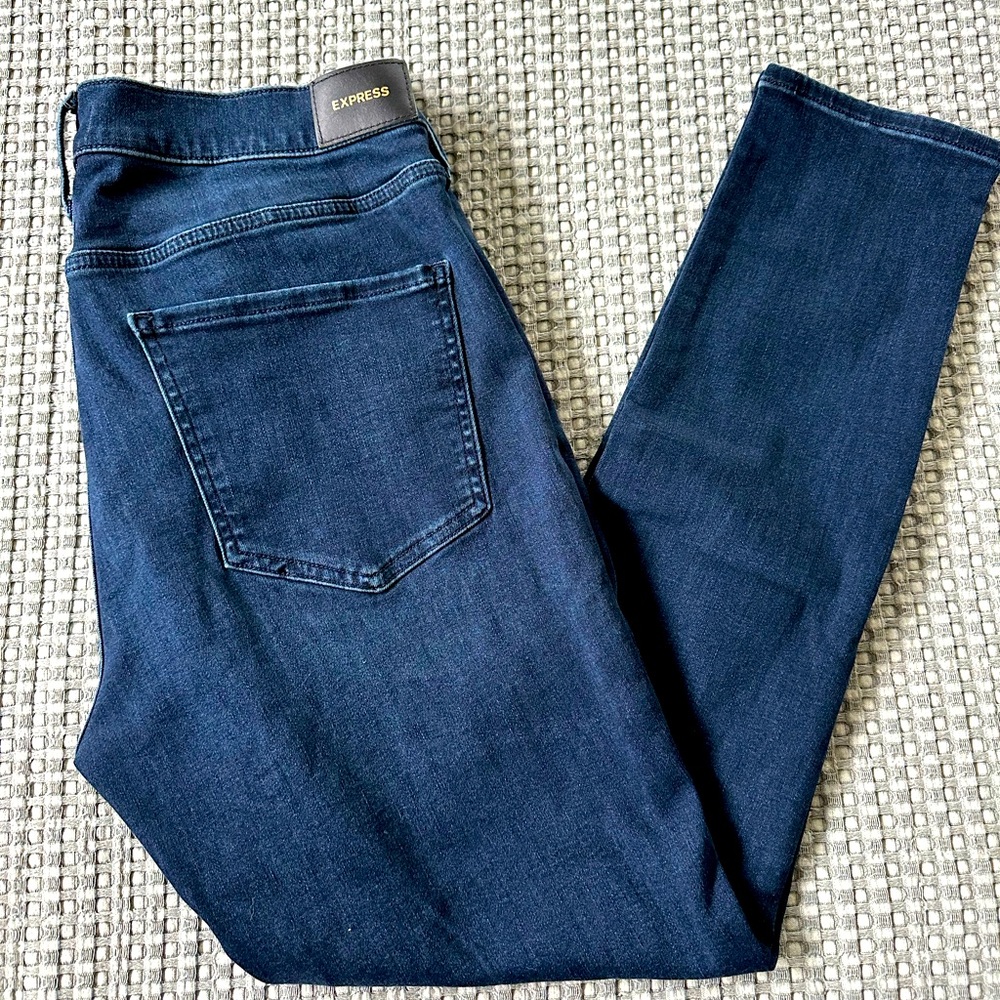 Express Midrise 14L skinny in like new condition